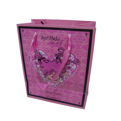 Un bon prix. Le cadeau de papier réutilisé imprimé par coutume coloré met en sac avec le fournisseur de poignées de ruban de satin en ligne
