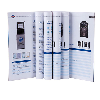 Un bon prix. Livret UV de brochure de tache imprimant la conception moderne de papier enduit de C2S promotionnelle en ligne