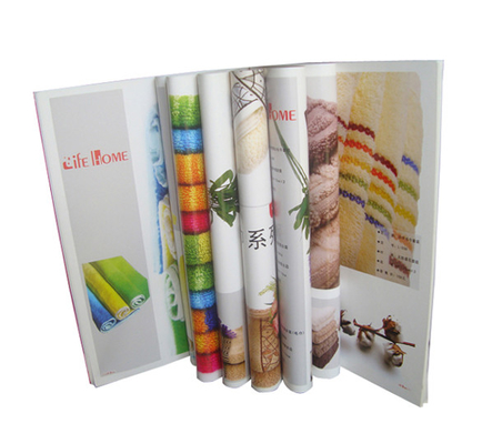 Un bon prix. Menu d'impression de livret de brochure de brochure annonçant sensible instructif en ligne